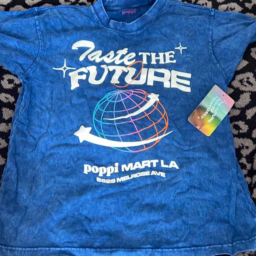 Poppi mart tee shirt